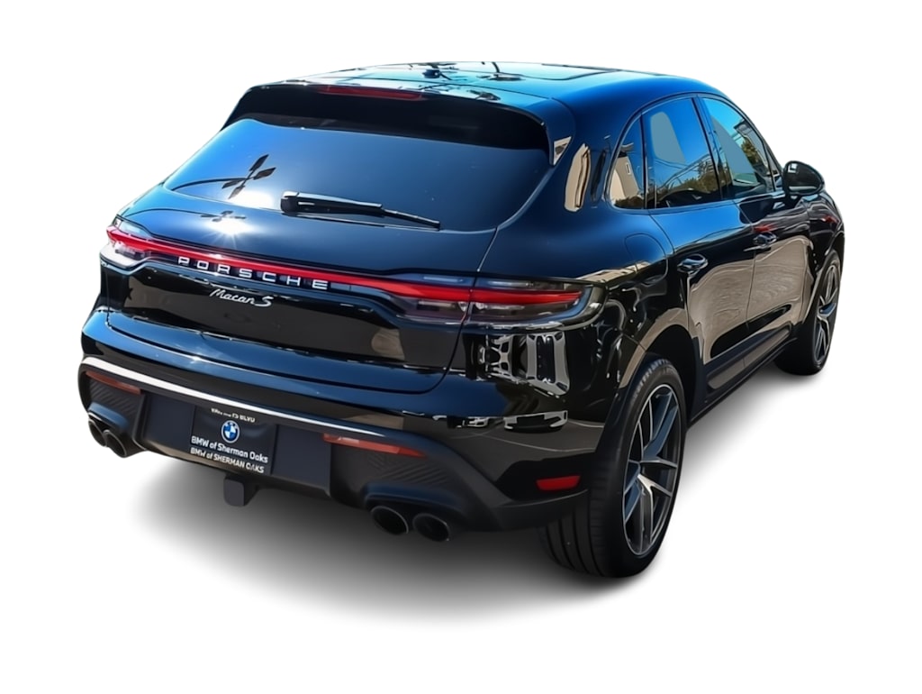 Thumbnail: 2024 Porsche Macan - 16