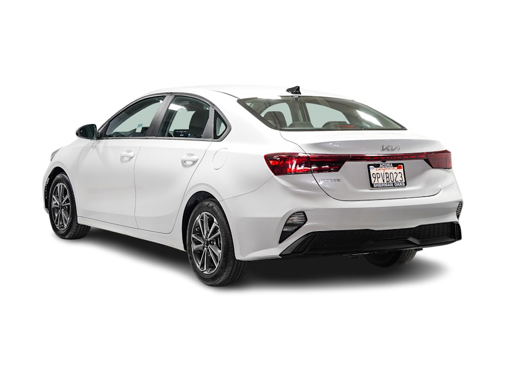 Thumbnail: 2024 Kia Forte - 3
