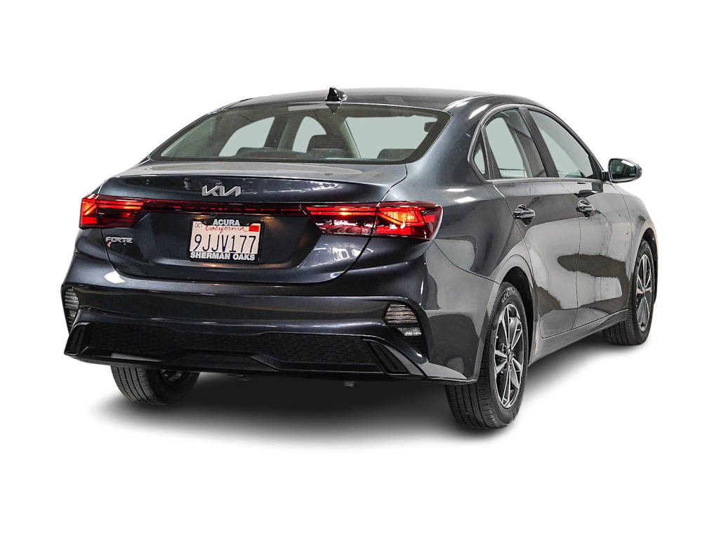 Thumbnail: 2023 Kia Forte - 18