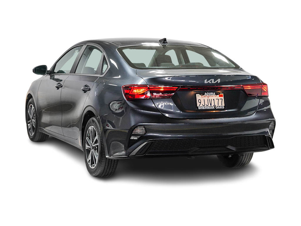 Thumbnail: 2023 Kia Forte - 3