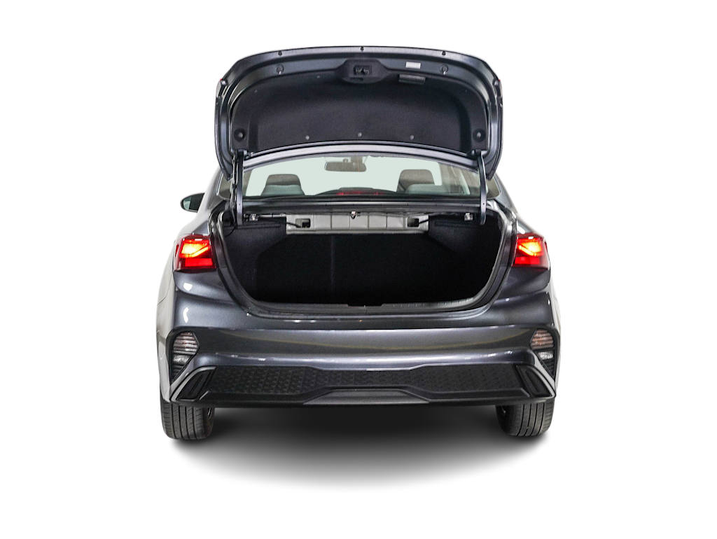 Thumbnail: 2023 Kia Forte - 28