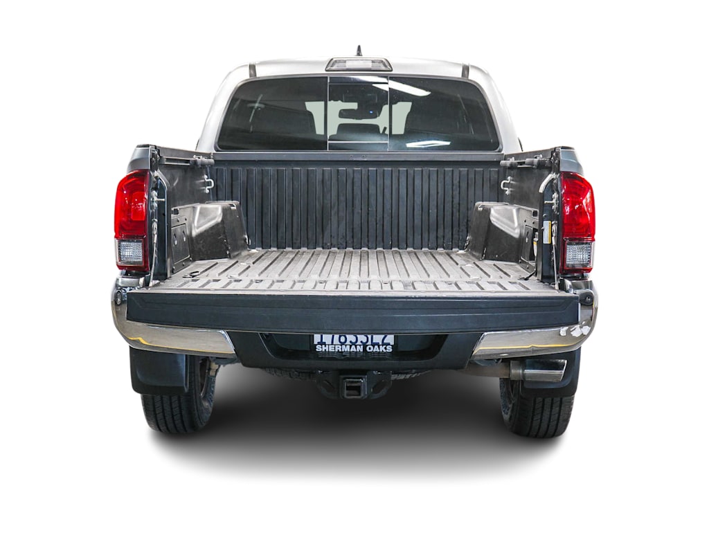 Thumbnail: 2018 Toyota Tacoma - 16