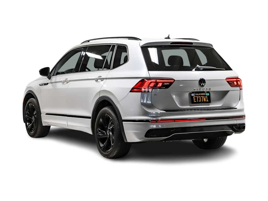 Thumbnail: 2023 Volkswagen Tiguan - 3