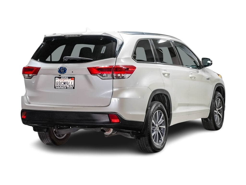 Thumbnail: 2018 Toyota Highlander - 17
