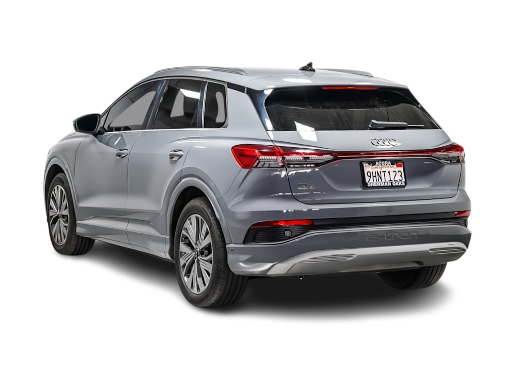 Thumbnail: 2023 Audi Q4 e-tron - 3