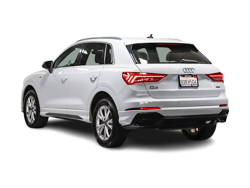 Thumbnail: 2021 Audi Q3 - 3
