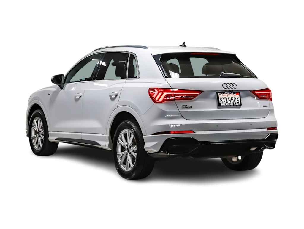 Thumbnail: 2021 Audi Q3 - 3