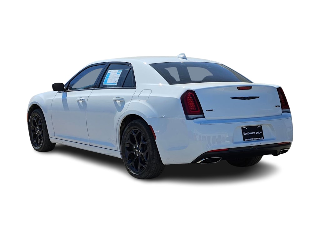 2022 Chrysler 300 Touring 4