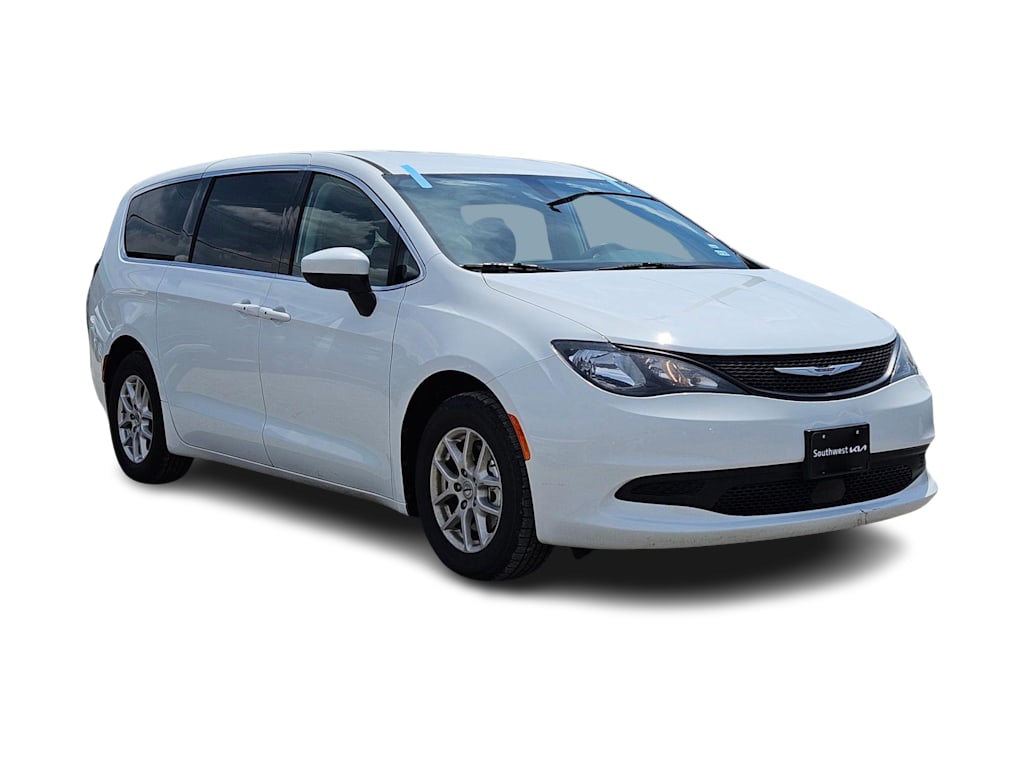 Thumbnail: 2022 Chrysler Voyager - 21