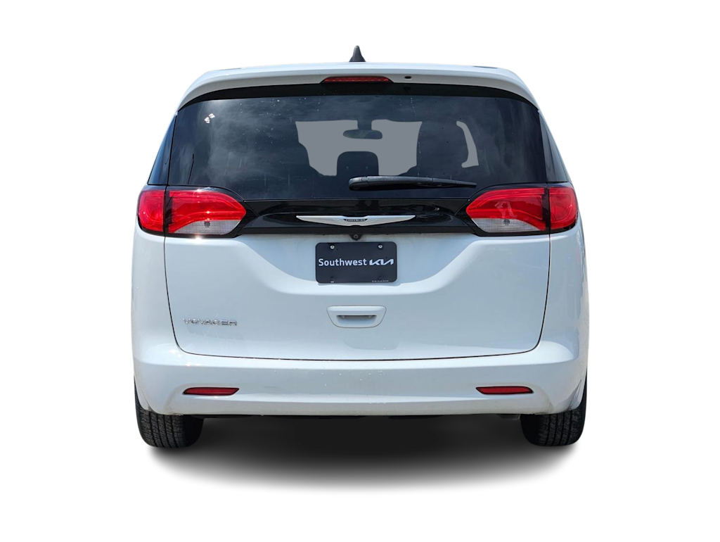 Thumbnail: 2022 Chrysler Voyager - 5