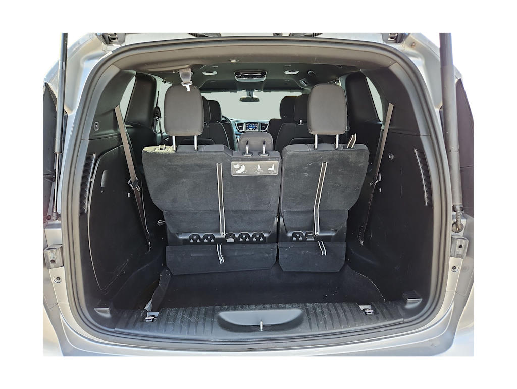Thumbnail: 2018 Chrysler Pacifica - 15