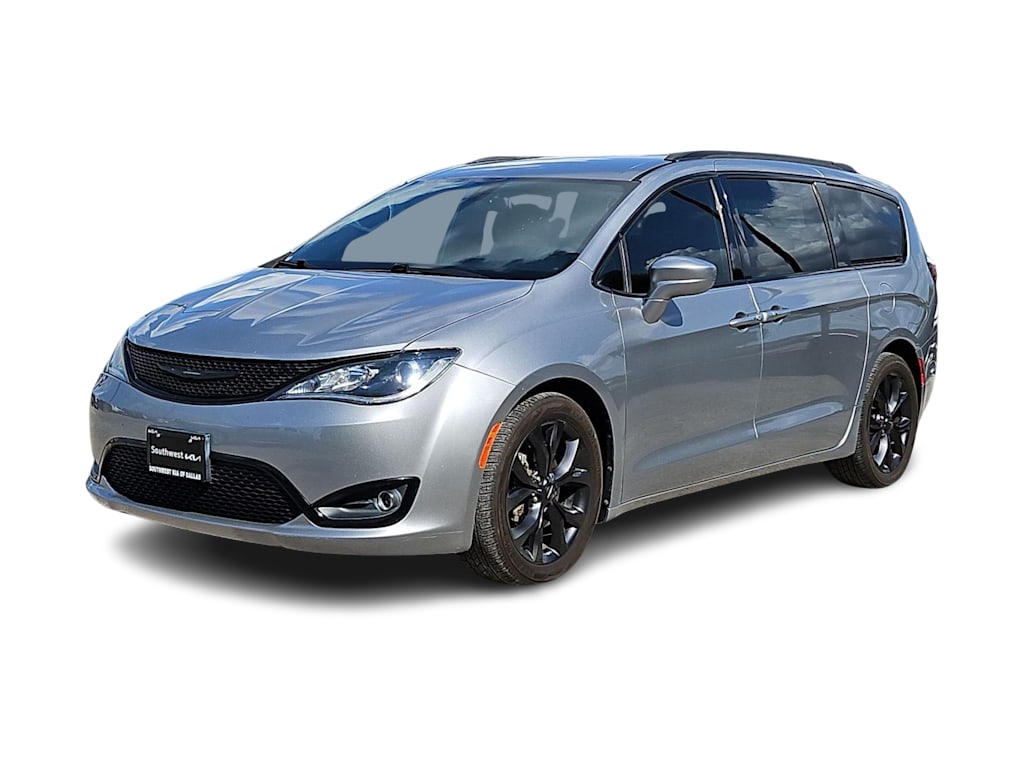 Thumbnail: 2018 Chrysler Pacifica - 17
