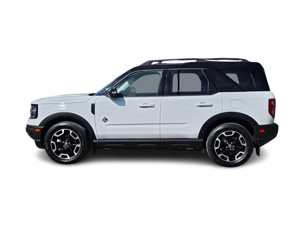 Thumbnail: 2022 Ford Bronco Sport - 3