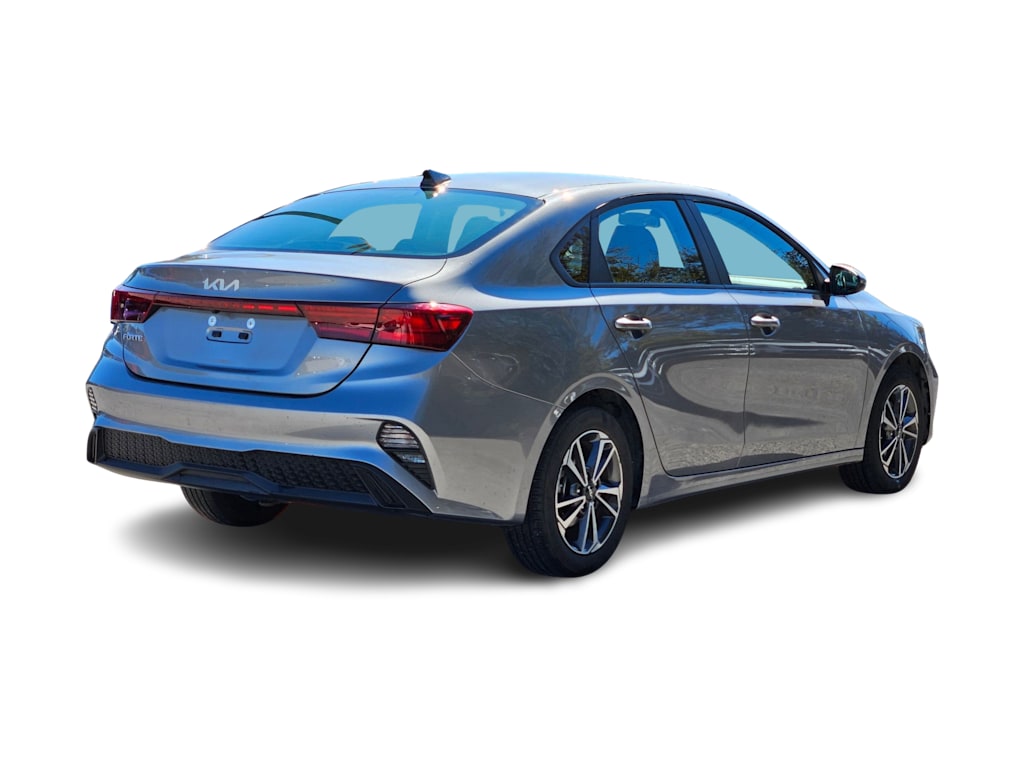 Thumbnail: 2024 Kia Forte - 18