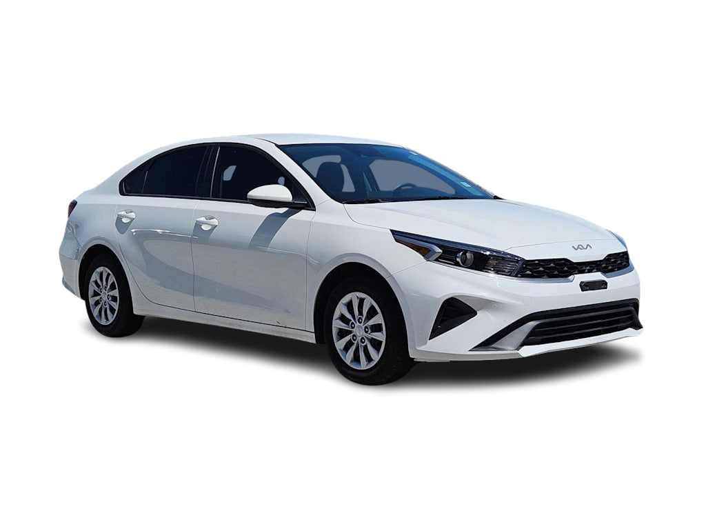 Thumbnail: 2024 Kia Forte - 16