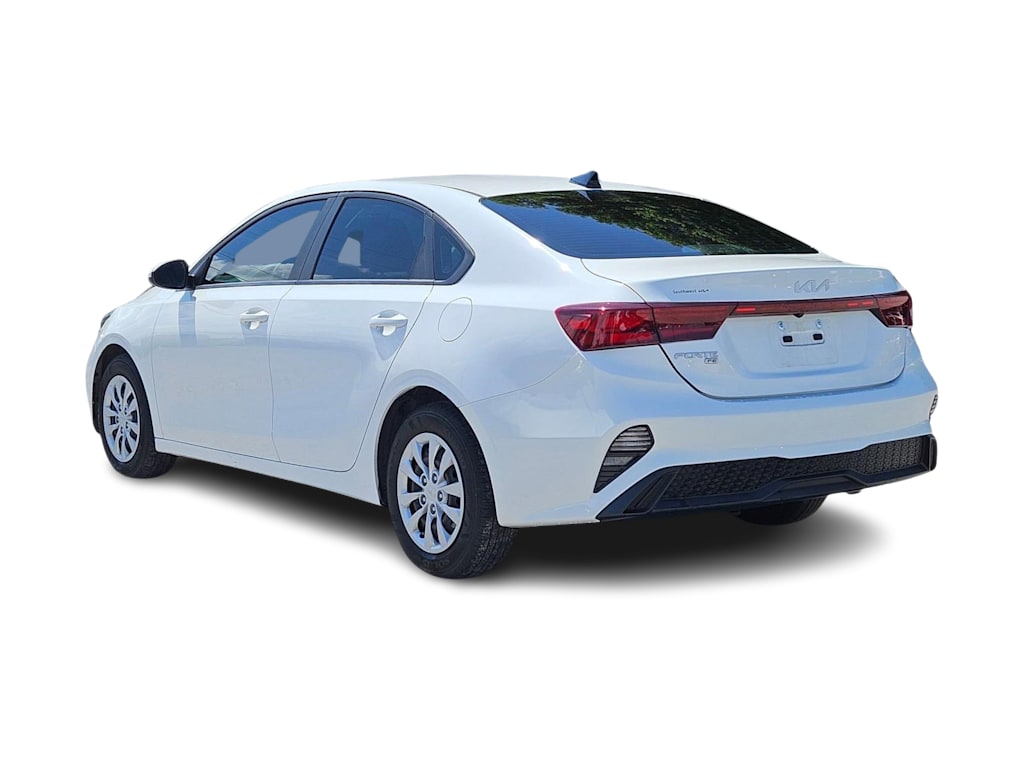 Thumbnail: 2024 Kia Forte - 4