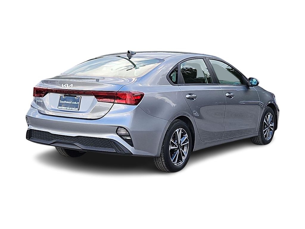 Thumbnail: 2024 Kia Forte - 17
