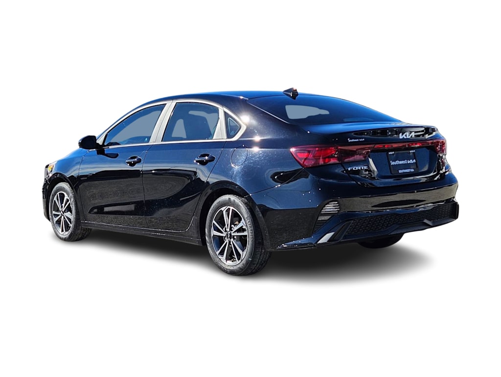 Thumbnail: 2023 Kia Forte - 4