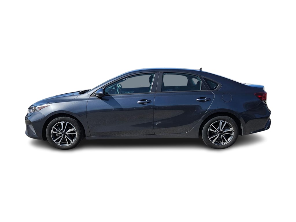 Thumbnail: 2024 Kia Forte - 3