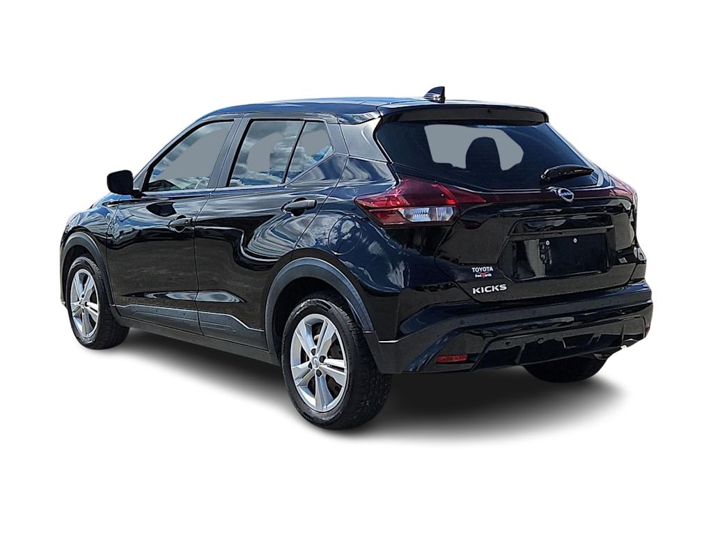 Thumbnail: 2022 Nissan Kicks - 4