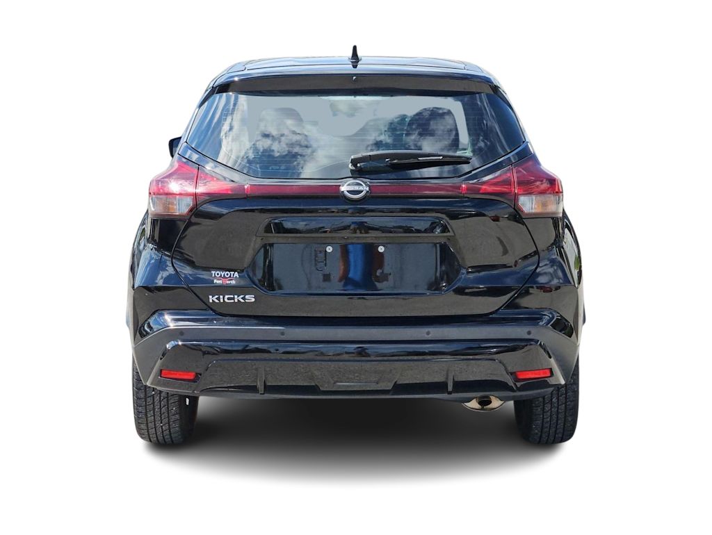 Thumbnail: 2022 Nissan Kicks - 18