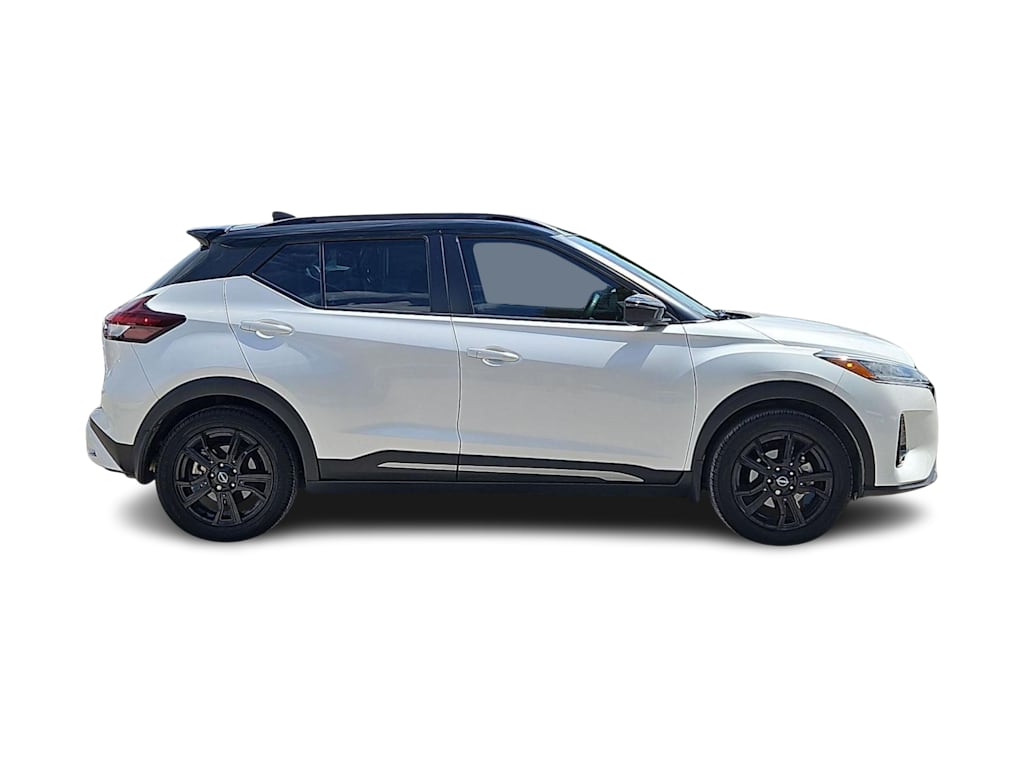 Thumbnail: 2022 Nissan Kicks - 16