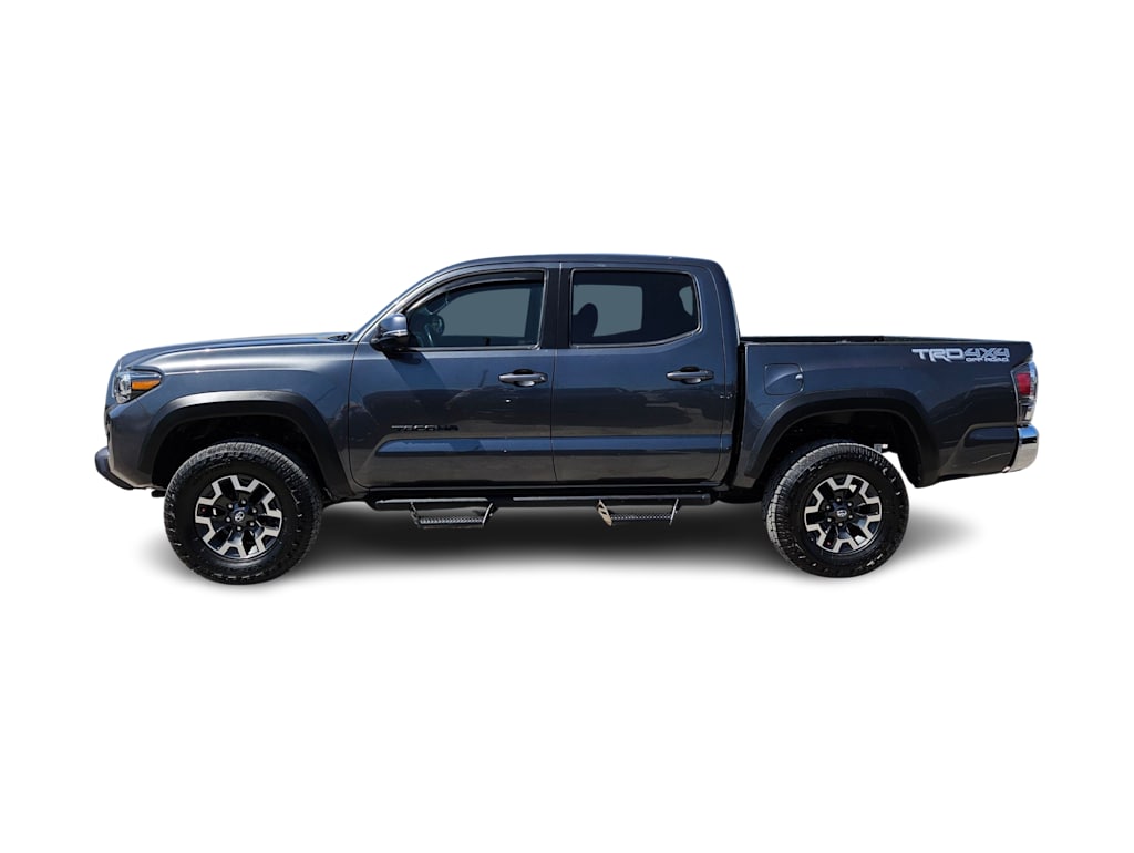 Thumbnail: 2017 Toyota Tacoma - 3