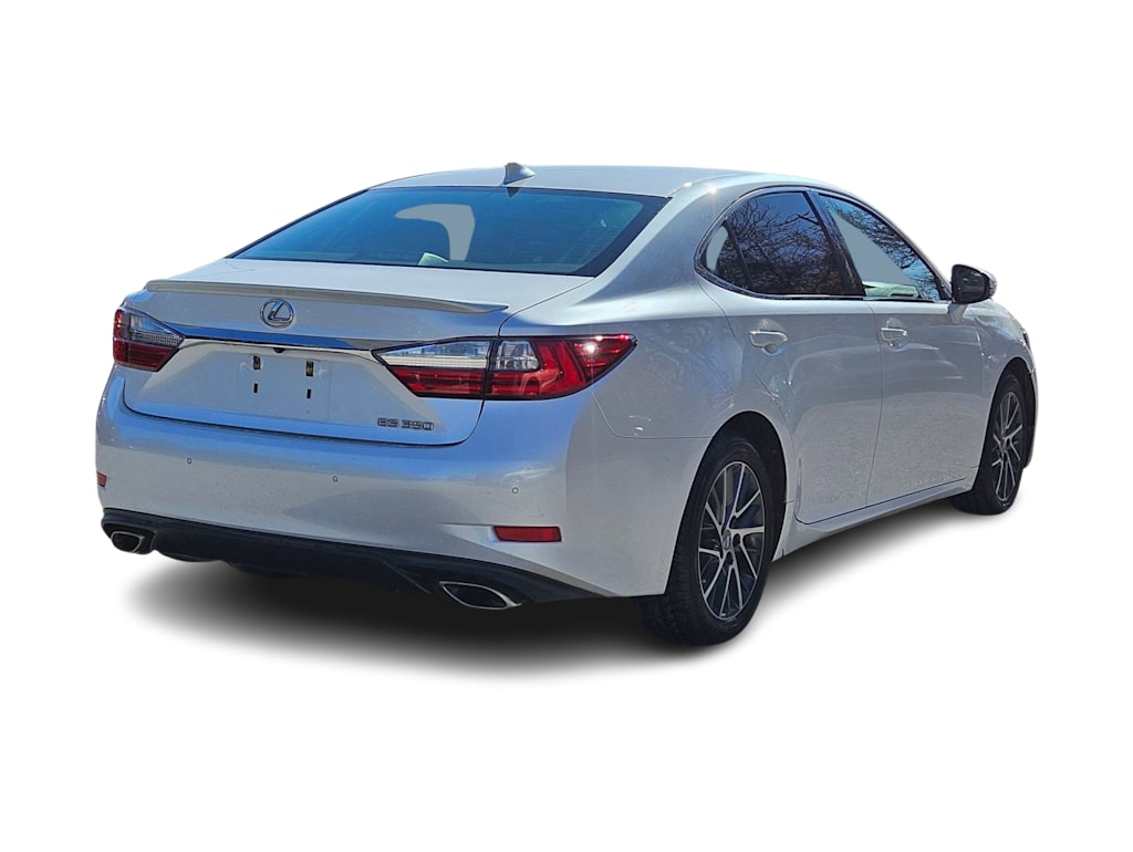 Thumbnail: 2018 Lexus ES - 16