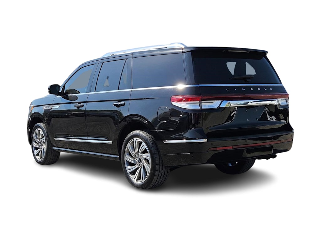 Thumbnail: 2023 Lincoln Navigator - 4
