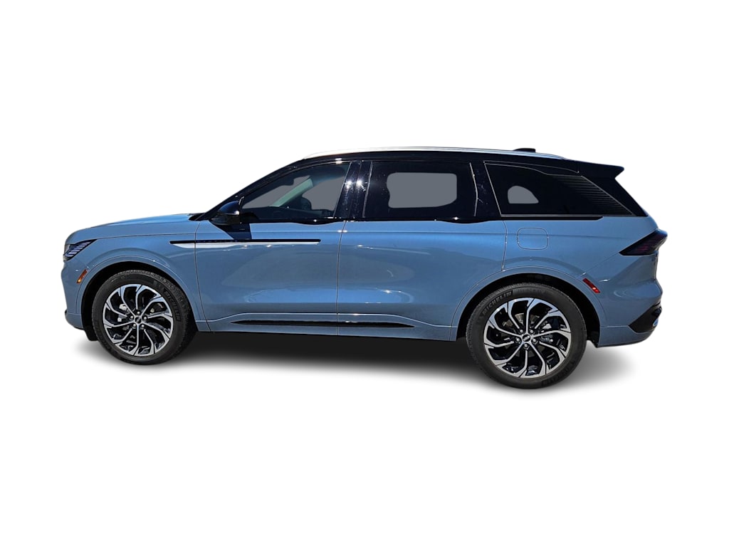 Thumbnail: 2025 Lincoln Nautilus - 3