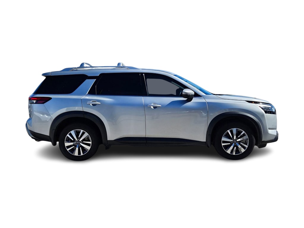 Thumbnail: 2022 Nissan Pathfinder - 17