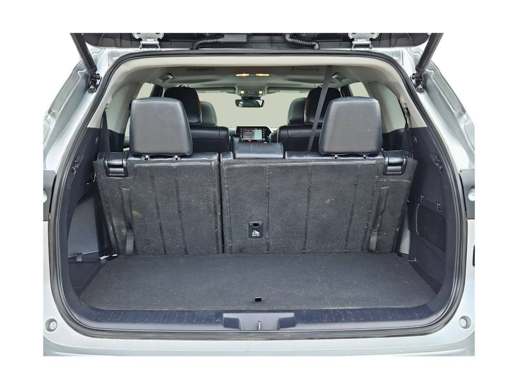 Thumbnail: 2021 Toyota Highlander - 16