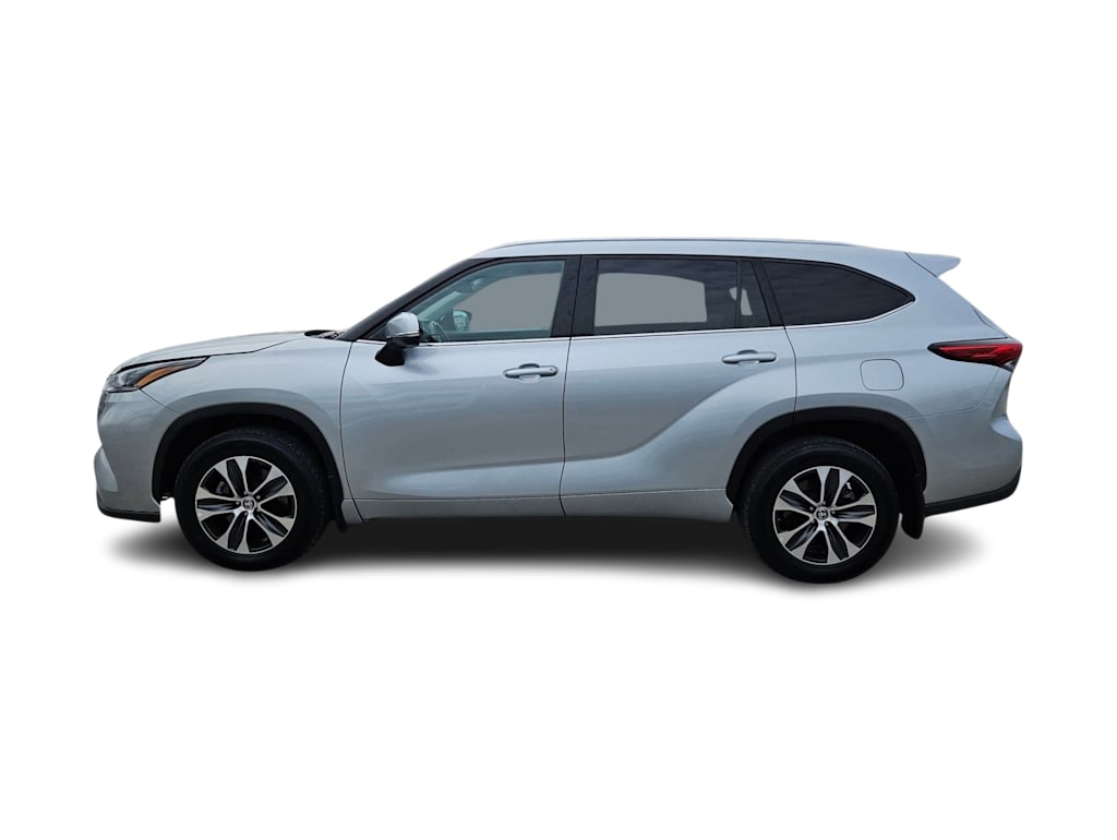 Thumbnail: 2021 Toyota Highlander - 3