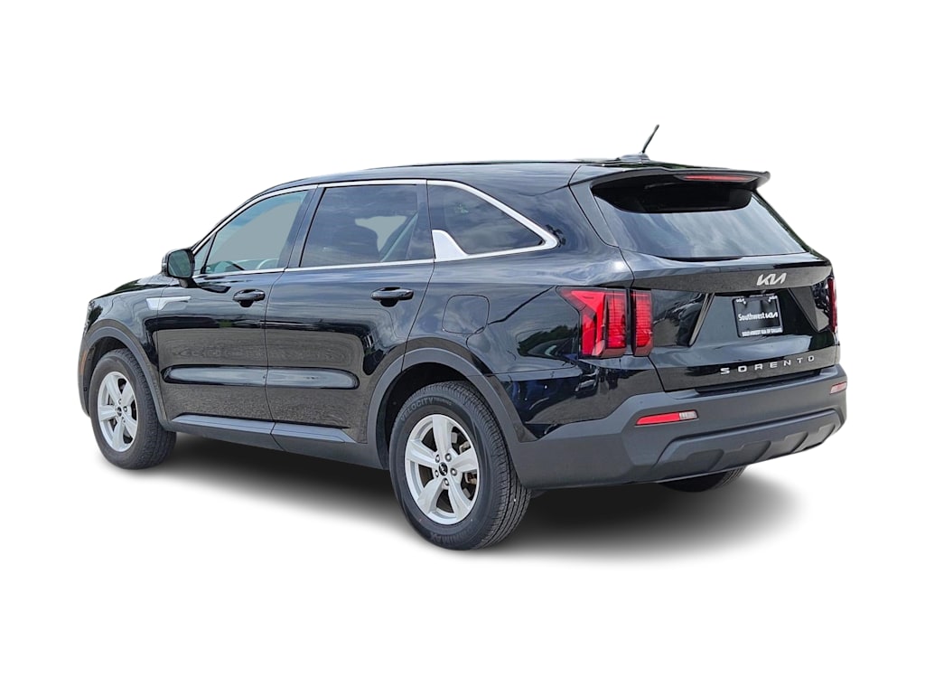 Thumbnail: 2022 Kia Sorento - 4