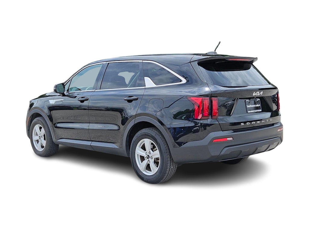 Thumbnail: 2022 Kia Sorento - 4