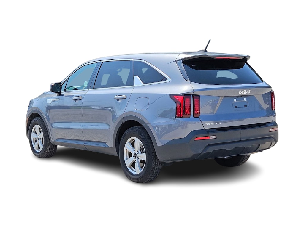 Thumbnail: 2023 Kia Sorento - 4