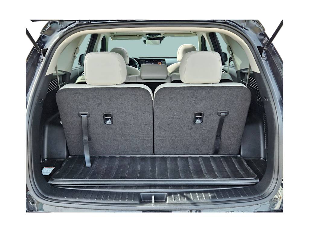 Thumbnail: 2023 Kia Sorento - 16