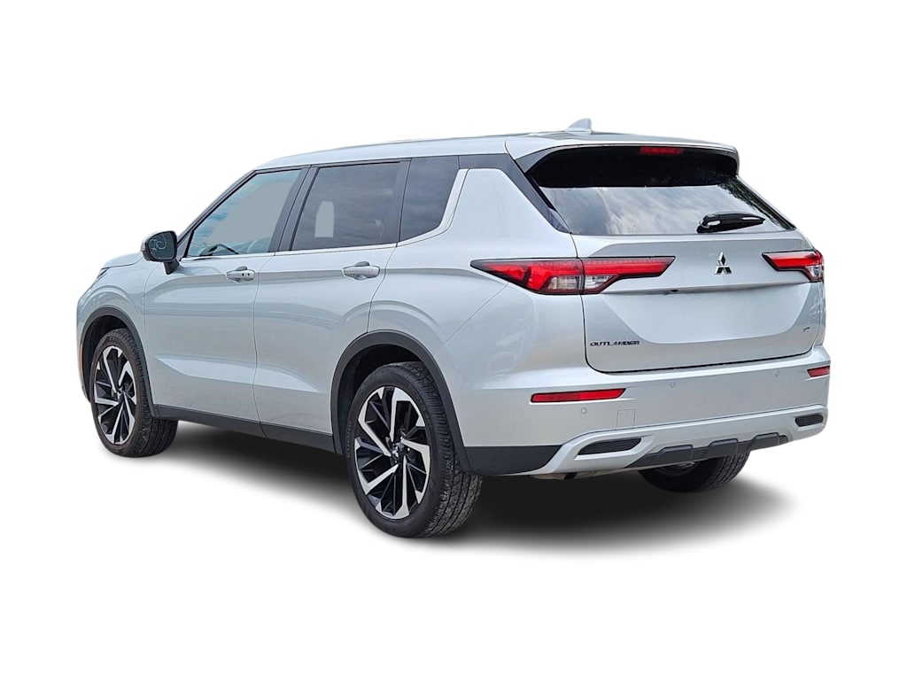 Thumbnail: 2024 Mitsubishi Outlander - 4