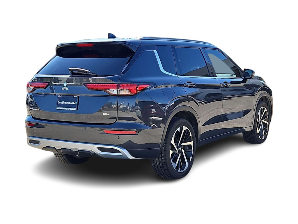 Thumbnail: 2024 Mitsubishi Outlander - 15