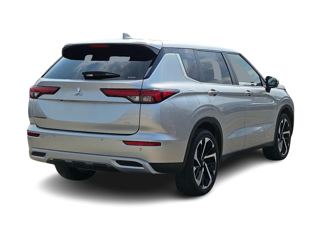 Thumbnail: 2022 Mitsubishi Outlander - 19