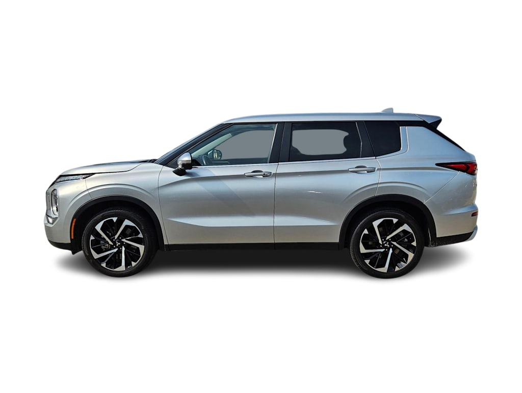 Thumbnail: 2022 Mitsubishi Outlander - 3