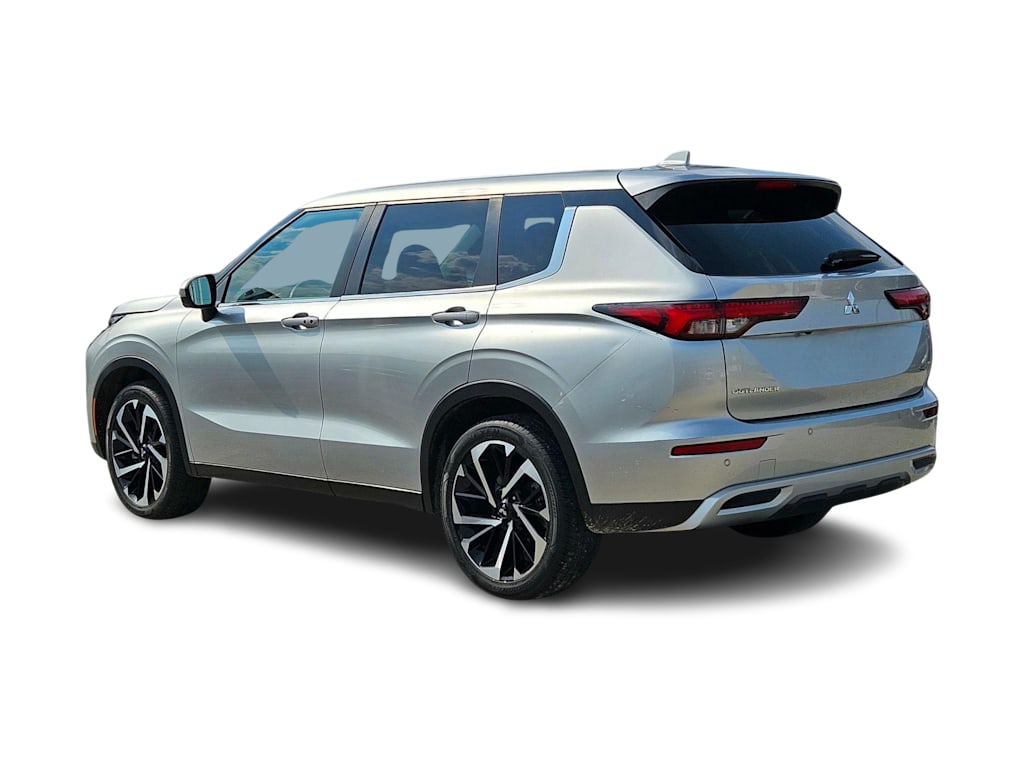 Thumbnail: 2022 Mitsubishi Outlander - 4