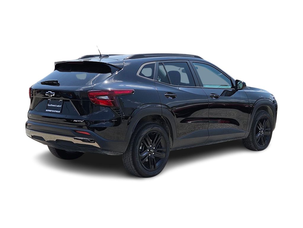 Thumbnail: 2024 Chevrolet Trax - 17
