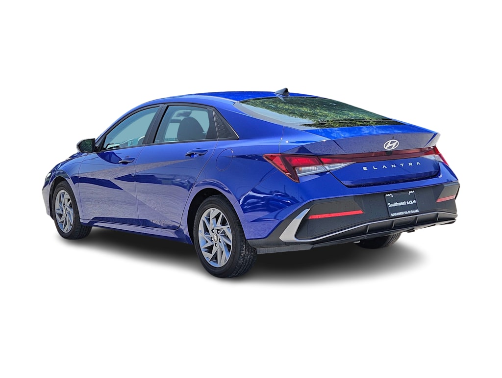 Thumbnail: 2024 Hyundai Elantra - 4