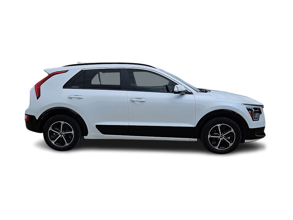 Thumbnail: 2024 Kia Niro - 16