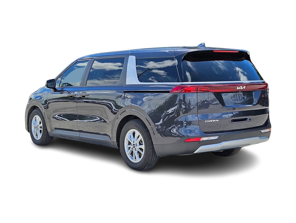 Thumbnail: 2023 Kia Carnival - 4