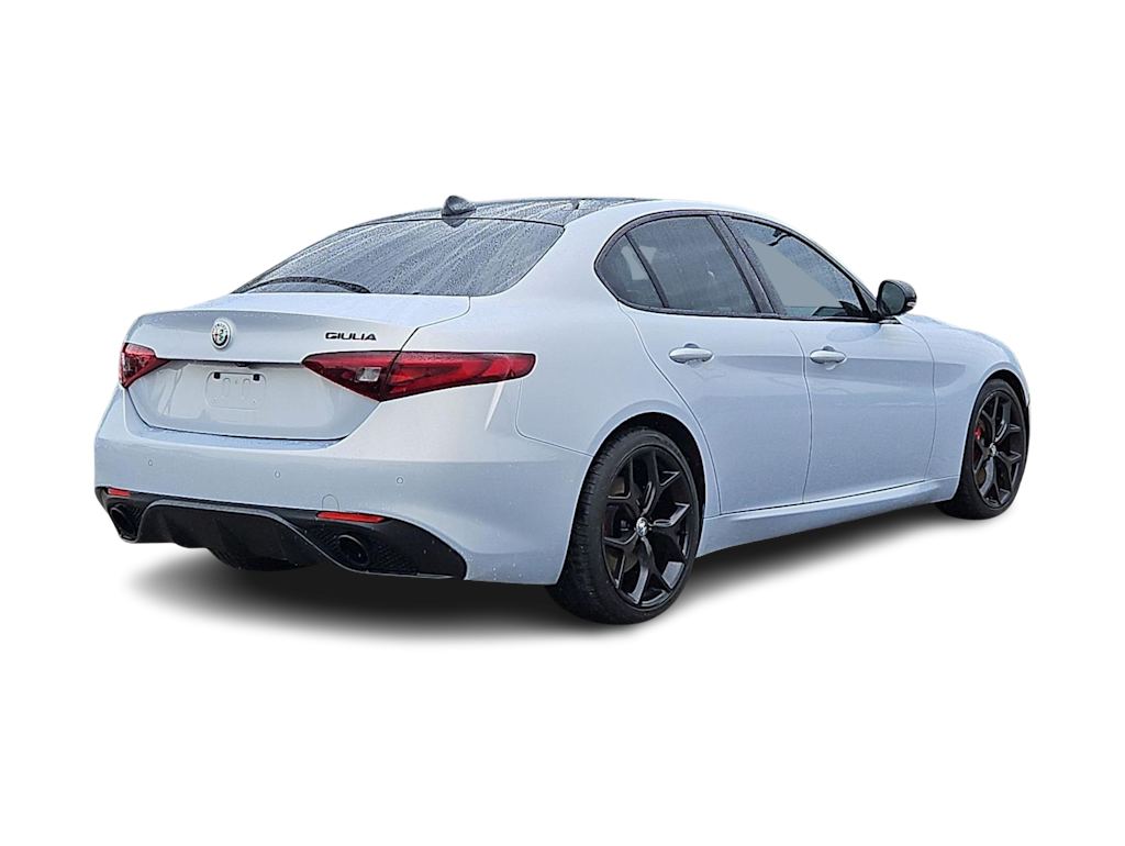 Thumbnail: 2020 Alfa Romeo Giulia - 19