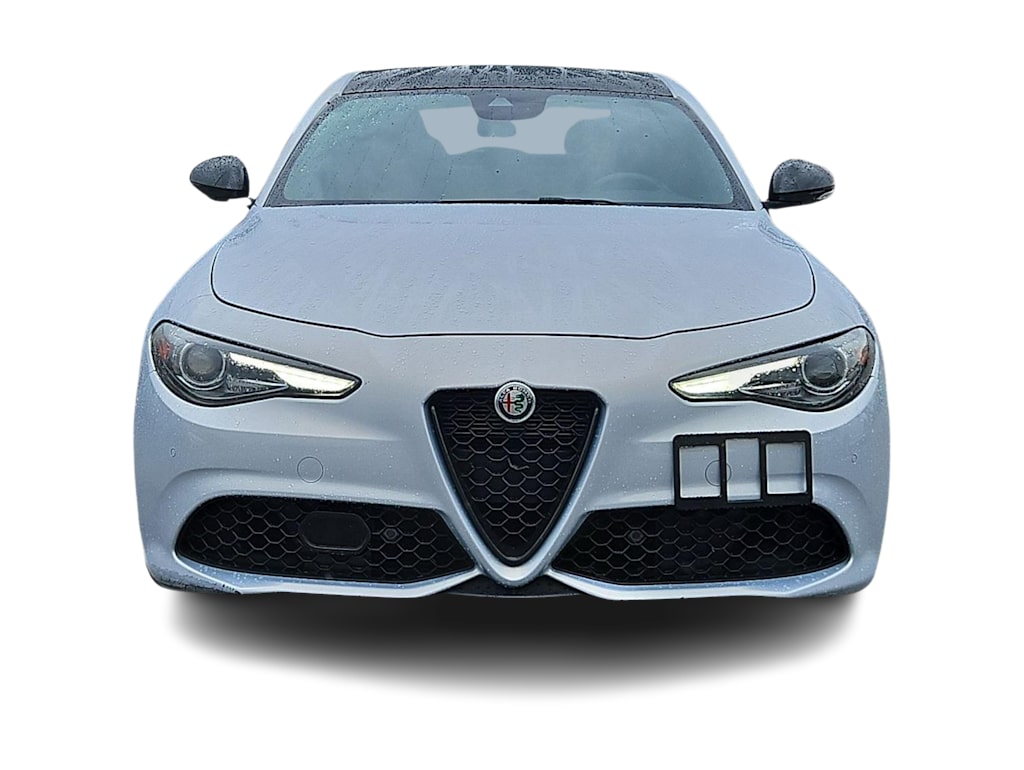 Thumbnail: 2020 Alfa Romeo Giulia - 6