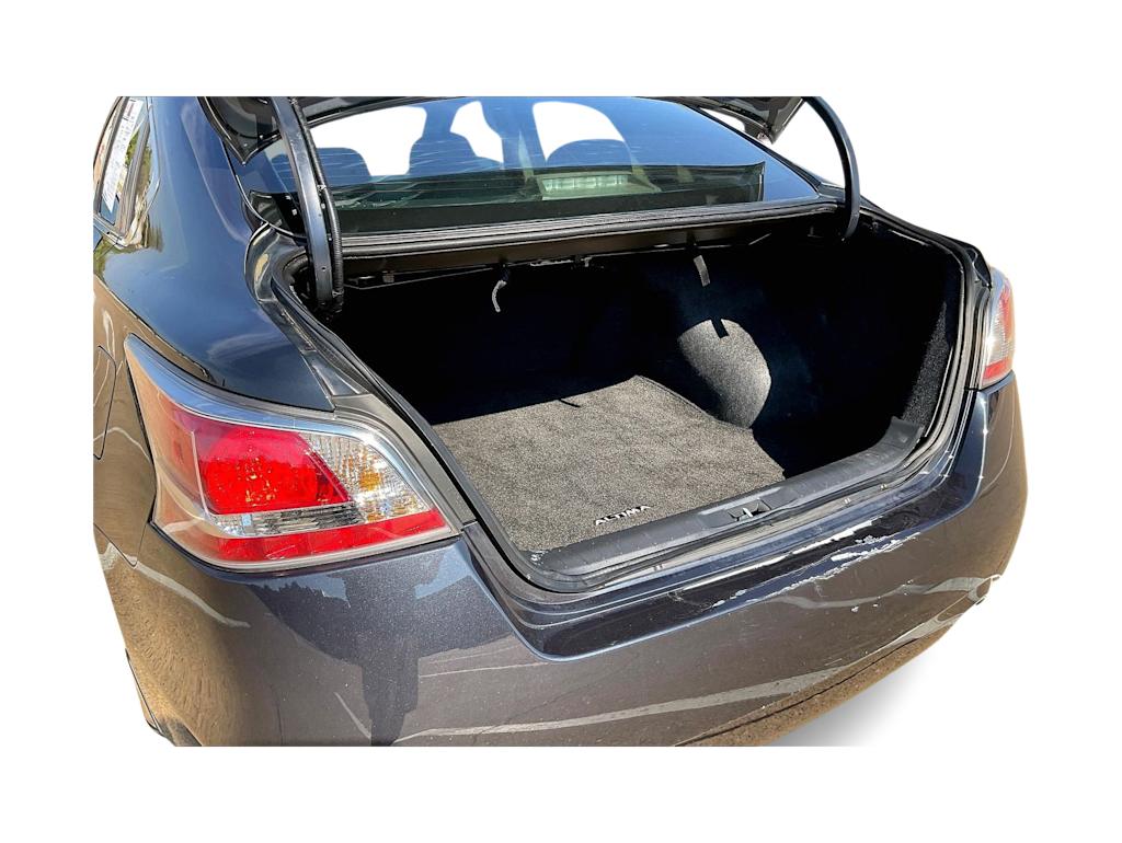 Thumbnail: 2015 Nissan Altima - 18