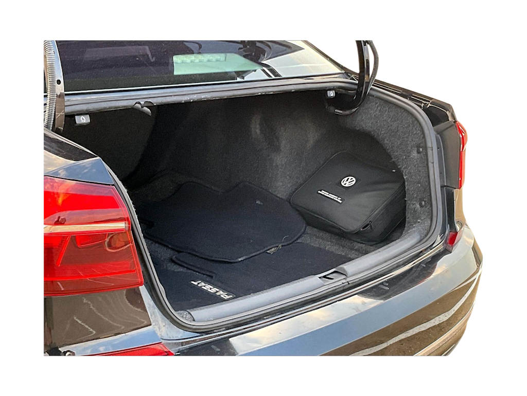 Thumbnail: 2018 Volkswagen Passat - 18